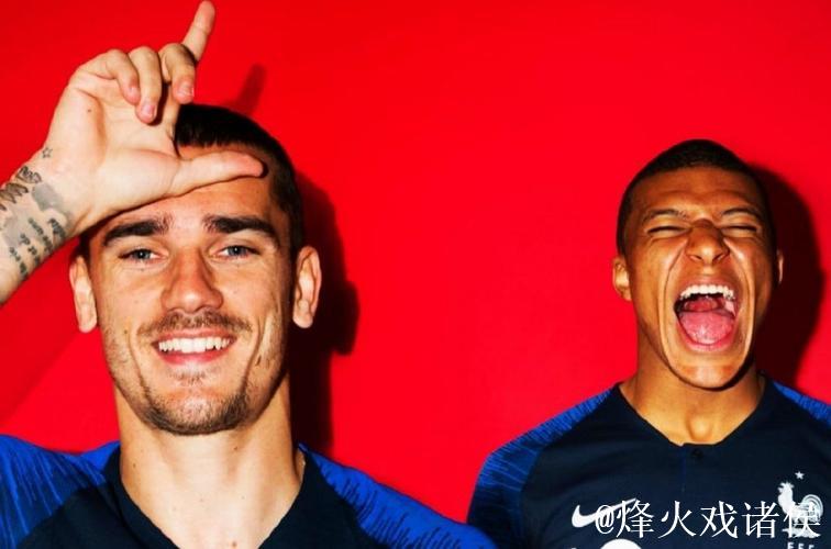 姆巴佩:队友传球精准,与他们合作让我感到愉快 姆巴佩:队友传球精准,与他们合作让我感到愉快